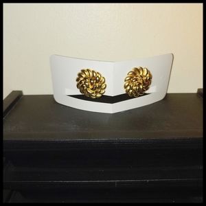 Vintage Gold Tone Flower Bloom Clip On Earrings